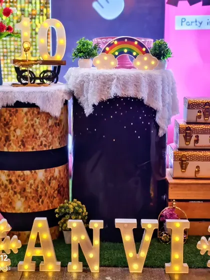A close-up of the themed pedestals and props.