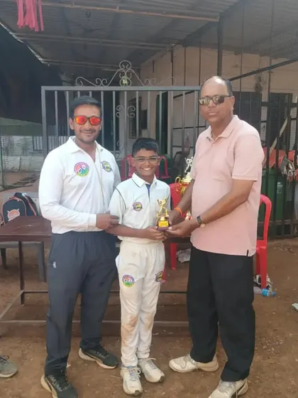 Parth Rane receiving his award for winning the Mumbai Champions Trophy series with two unbeaten half-centuries.