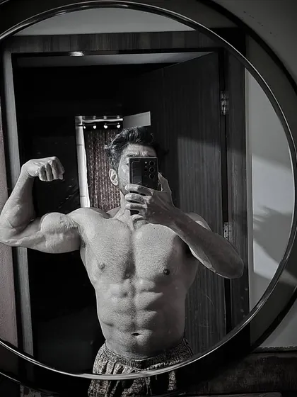 Consistency matters. No matter how hard life gets, you have to keep grinding. A quick physique check in the mirror.