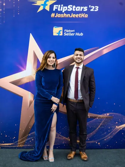 With the talented emcee Manvi at the Flipkart Stars '23 event. Collaborating with other great professionals is one of the best parts of my job.