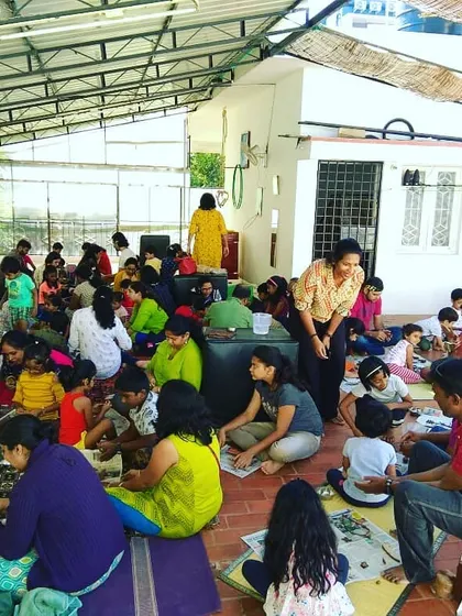 It's pure magic watching parents and children create side-by-side. This was a wonderfully large and energetic session at a local preschool, where everyone got to explore the fun of playing with clay.
