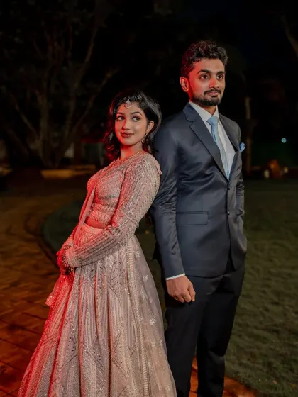 An intimate dance at the reception. We focus on capturing the connection between the couple, creating romantic and elegant photos of their evening celebration.