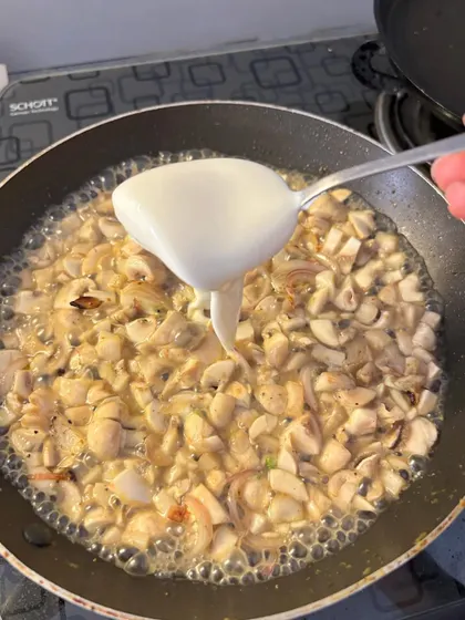My recipe for low-calorie creamy mushroom chicken that uses Greek yogurt instead of heavy cream. It's a perfect example of how you can enjoy rich, comforting food while staying on track with your fat loss and protein goals.