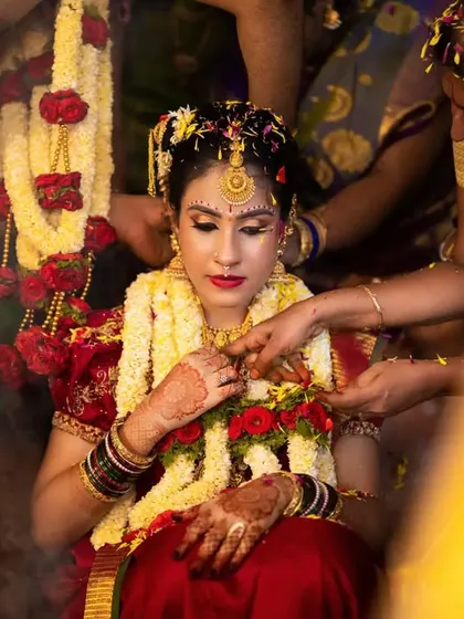 A duplicate of 215, capturing the important and emotional Mangalsutra ceremony.
