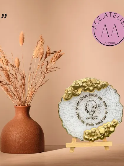 A unique 5-inch mantra frame with a portrait and mantra, set in a white and gold geode design.