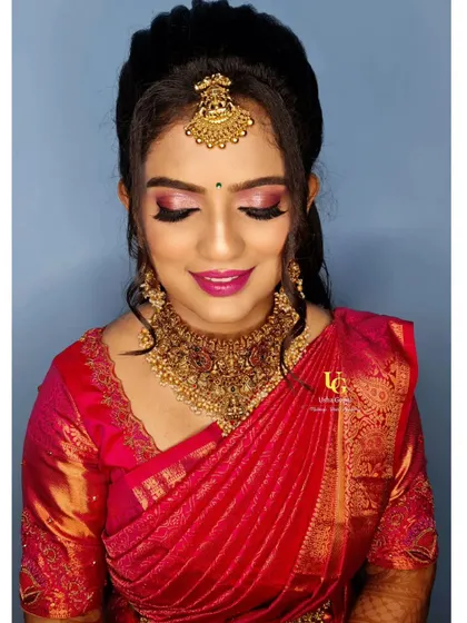 A gorgeous reception look with a focus on pink tones. Learn to create this romantic and glamorous style, complete with a shimmering eyeshadow and a perfectly matched lip.