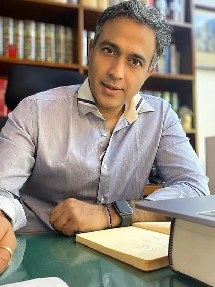 A clear legal strategy is built on diligence and hard work. This is a glimpse into my office, where I dedicate my time to case preparation, ensuring every detail is examined to build the strongest possible argument for my clients in criminal, civil, and commercial disputes.