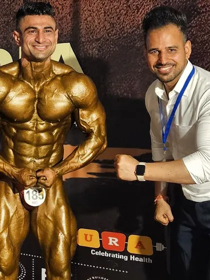 A throwback to the IBBF Nationals in Ludhiana. My athlete is showcasing a winning combination of size and golden-era conditioning.
