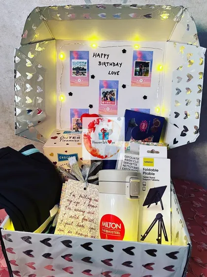 A duplicate of image 63, showing the hamper's contents.