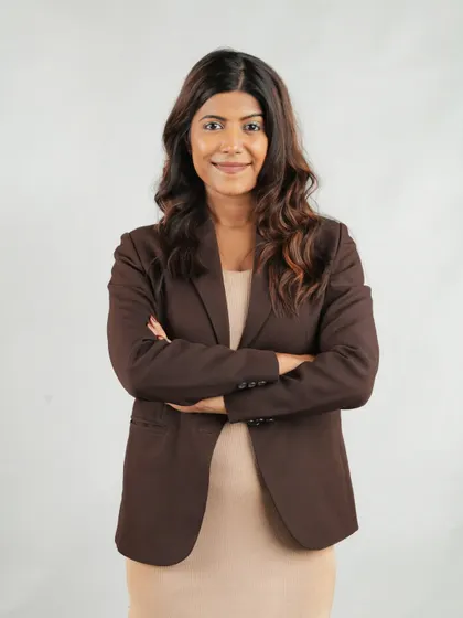 How to style a blazer. A simple, professional look is essential for corporate conferences, and a well-fitted blazer is a staple in my wardrobe.