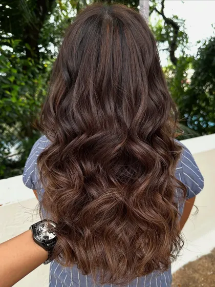 Another shot of her beautiful holiday waves.