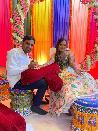 A photo with a happy bride at her mehandi ceremony. Building a good relationship with my clients and their families is very important to me.
