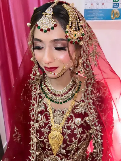 My beautiful bride Aksa, ready for her Nikah. Even with limited time, we created a look she absolutely loved, focusing on classic elegance.