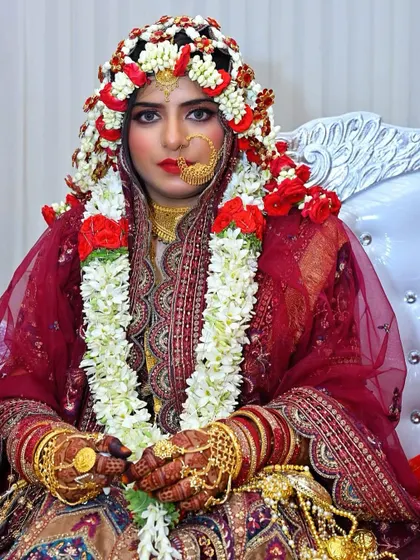 Creating looks for a Nikah ceremony is always special. This gallery showcases Muslim brides in their stunning wedding attire, with makeup that ranges from soft and ethereal to bold and glamorous.
