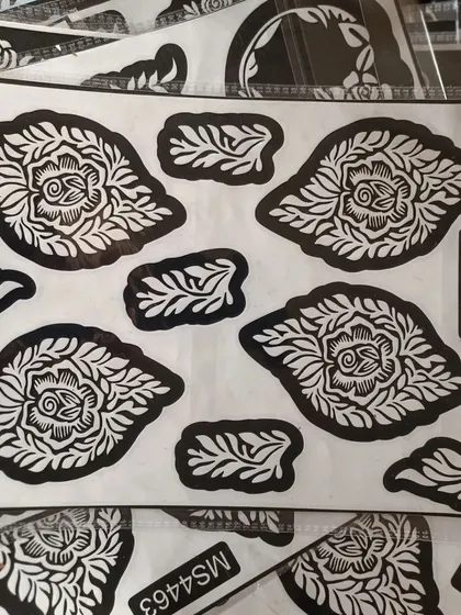 For those who love henna but are short on time, my henna stencils are a perfect solution. This design allows you to create intricate, beautiful patterns on your hands or feet in just a few minutes.