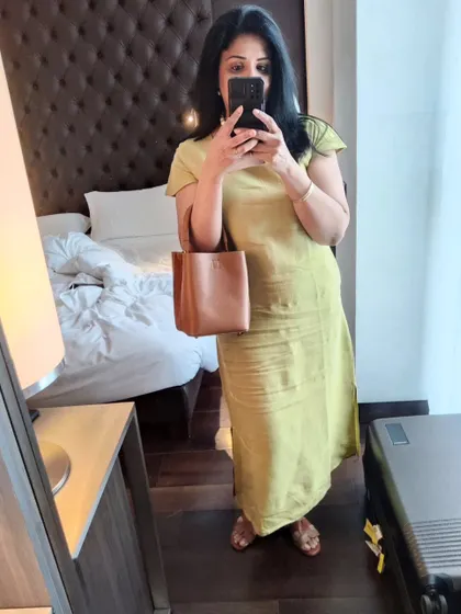 An unexpected stop in Milan. This olive linen long dress was comfortable for exploring the city.
