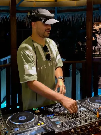 Another shot from my set at Azora. The tropical, open-air vibe of the venue was fantastic.