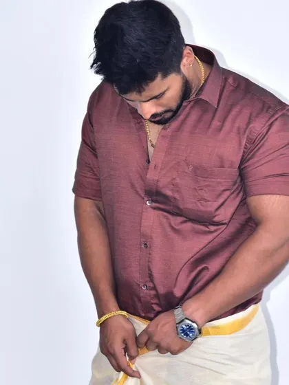 Another photo in traditional South Indian attire. Strength and tradition can go hand in hand.