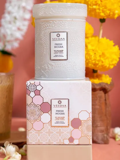 The elegant and eternal Fresh Mogra fragrance, captured in our white engraved jar candle. It's the perfect scent to make your home feel festive and welcoming.