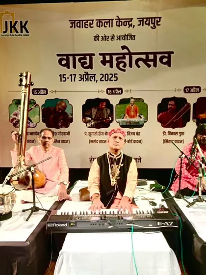 Musical memories in the Pink City. I had an incredible concert with Pt. Vijay Chandra Ji in Jaipur at the Vadh Mahotsav.