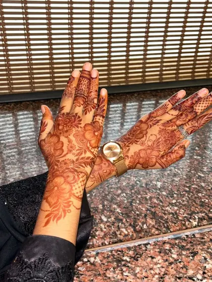 A final shot of this stunning henna stain.