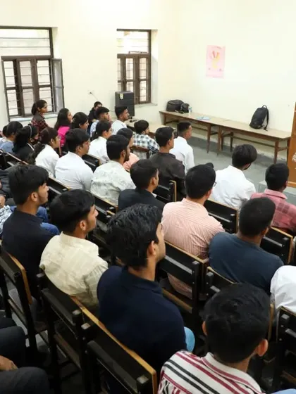 Explaining the intricacies of appellate practice to an engaged audience of law students in Jodhpur.