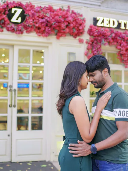 A casual shoot at a beautiful city spot like this bakery can be just as special. It’s perfect for capturing your natural chemistry in a relaxed, urban setting.