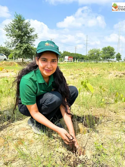 More shots of our incredible volunteers and team members from various EXL drives. Each image captures the dedication, teamwork, and individual commitment that defines our work. From kids to corporate leaders, everyone plays a part.