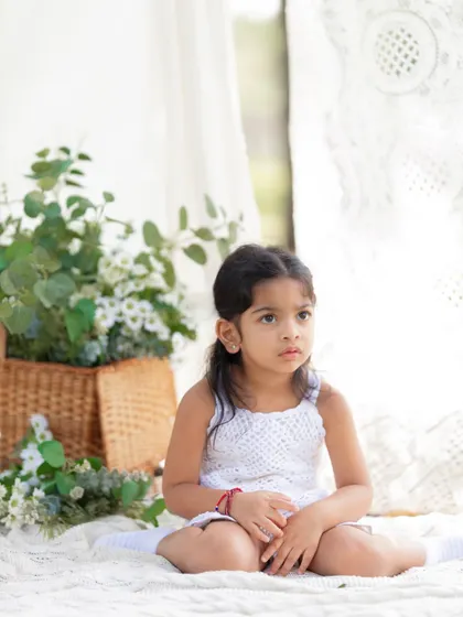 Another beautiful portrait of the little girl, capturing her natural expression. I always take time to get individual shots of the children during a family session.