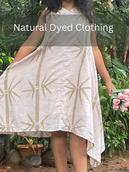 A lovely asymmetrical dress featuring a block-printed bamboo motif. This piece combines a modern silhouette with traditional printing techniques and the gentle tones of natural dyes.