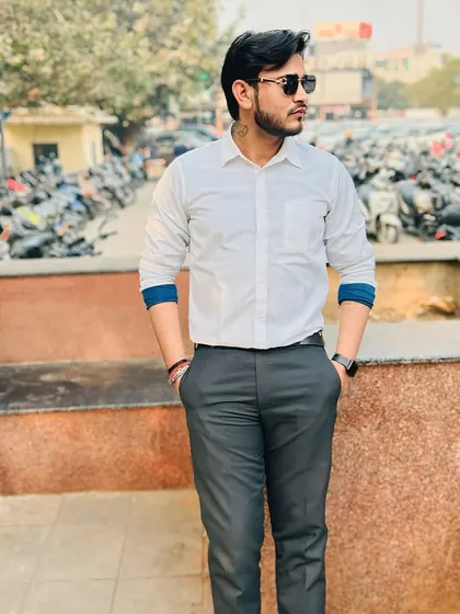 A candid shot outside the court. A confident attitude is crucial because your behavior reflects how you feel inside.