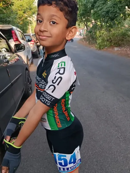 Our skater Samuel looking focused and ready for a road practice session. This is the determination that leads to success in competitions.