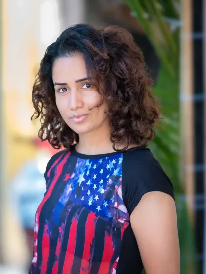 A simple and beautiful natural light portrait. This kind of shot is perfect for a professional headshot or just a fresh picture for your social media.