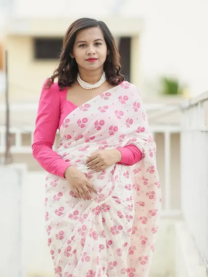 Another angle of this beautiful and comfortable cotton saree.