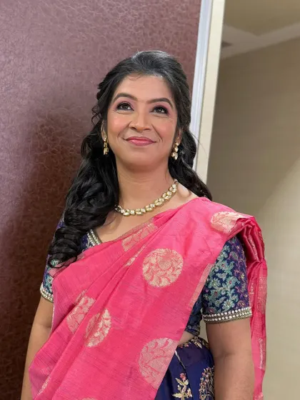 Radiance starts from within, and my makeup is here to enhance it. This client looks absolutely glowing with a soft pink eyeshadow and a fresh, dewy complexion.