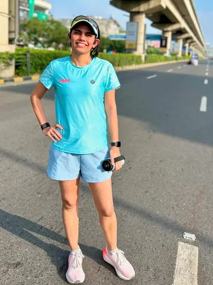 As you prepare for a big race like the New Delhi Marathon, be mindful of all your recovery tools. These include sleep, active recovery, foam rolling, proper nutrition, and hydration.