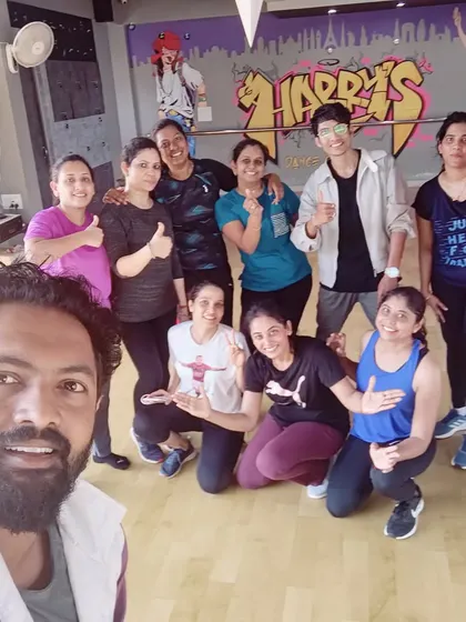 Thumbs up for a great workout. It's always a pleasure to train with such an enthusiastic group.