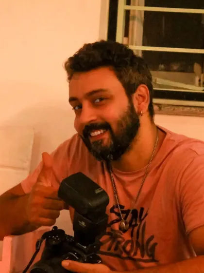 A thumbs-up from behind the camera. This is me giving positive feedback and keeping the energy high during a shoot.
