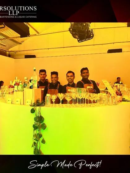 Another shot of our expert bartending team at the Garnier launch event. Our staff is trained to be efficient, professional, and engaging, enhancing the guest experience.