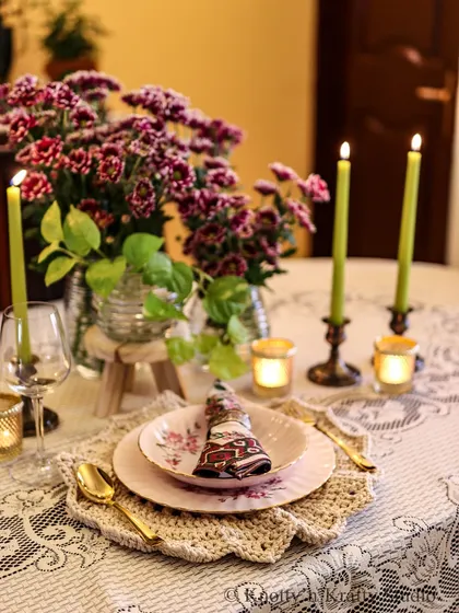 A full view of the festive dining table, where the Wagon Wheel Placemats provide a perfect, handmade base for each setting.