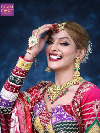 A joyful and candid shot. The best makeup is the kind that lets you smile and laugh without a worry.
