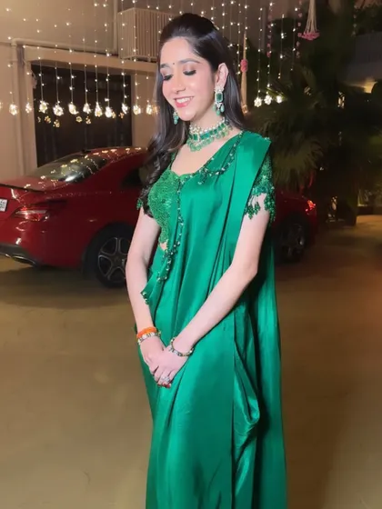 Another beautiful shot of Aishwarya's Sufi Night look. Her smile and radiant glow complete the ensemble.