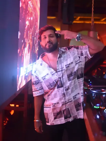 A fun pose for the camera. It's important to enjoy the moment and bring that energy to the crowd.