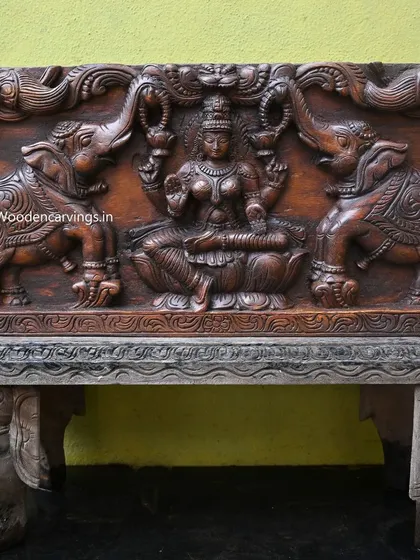 The central part of the Gaja Lakshmi panel, with the goddess seated on a lotus, flanked by two elephants with raised trunks.