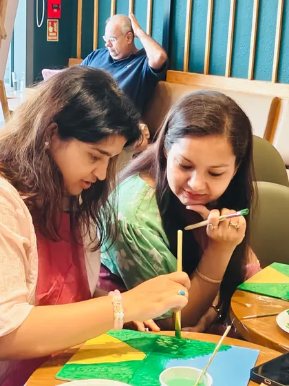 A moment of collaboration and learning during a weekend workshop. I love guiding my students and seeing them help each other out. It's a real community vibe.