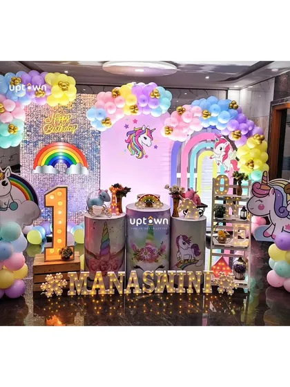 The full setup for this sparkling unicorn party.