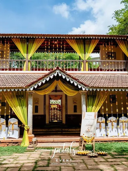 A duplicate image of the beautiful and vibrant venue decor.