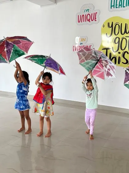 A joyful parade of our little artists with their finished umbrellas. There's nothing better than seeing them proudly display something they made with their own two hands.