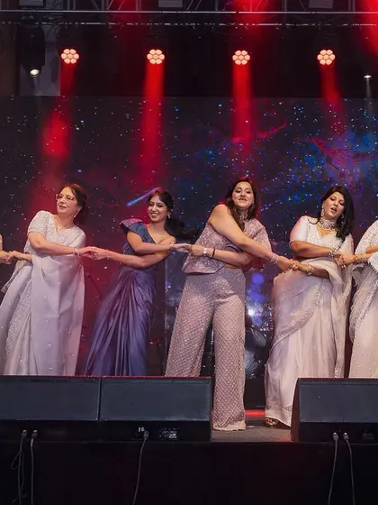 A fun, connected move that brings the whole group together during the welcome dance.