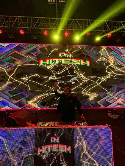 Another shot of the incredible stage setup at the Courtyard by Marriott Aravali. The right production turns a great party into an unforgettable one.